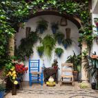 Llaman tambi&eacute;n la atenci&oacute;n el suelo, de tradicional enchinado cordob&eacute;s, y las dos columnas recuperadas de la construcci&oacute;n original.