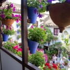 La construcci&oacute;n tiene dos plantas: la de arriba se ha transformado en sala de exposiciones y las estancias de abajo est&aacute;n ocupadas por artesanos de la ciudad.