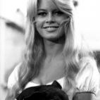 5c8a981e230000dd04234bc9