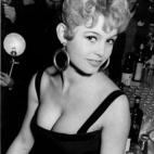 5c8a981f250000520681566d