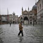 5dcbbb031f00008204dee3ce