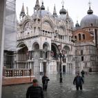 5dcbbaf72500000405d2cec7