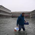 5dcbbaf32500000605d2cec6