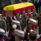 5c8b39b1240000f7054d272b