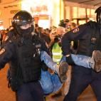 A rastras o por los aires, las detenciones no cesaban en la capital