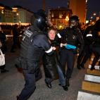 Otros dos ciudadanos, reducidos y llevados a la fuerza por participar en la concentración antibélica en Moscú