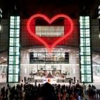 Los comisarios son propuestos por los Gobiernos. Después, junto al presidente de la Comisión (Jean-Claude Juncker), les asignan una cartera. Pero sólo con eso no es suficiente. "Es un error grave menospreciar al Parlamento Europeo", explica...