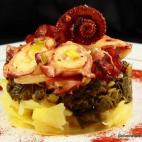 La única dificultad de este plato es montar las capas de ingredientes unas sobre otras, pero se puede presentar con ellos mezclados. Consulta la receta completa aquí.