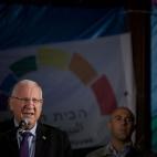 5c8b1fcf230000d504242b01