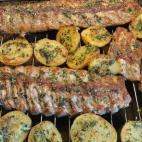 Sólo es necesario seguir estos cuatro sencillos pasos para preparar este asado al estilo tradicional.