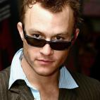 5c8b151c240000f404a40b2d