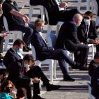 El director del Centro de Coordinación de Alertas y Emergencias Sanitarias del Ministerio de Sanidad, Fernando Simón toma asiento a su llegada al Palacio Real en Madrid este jueves donde se celebra la ceremonia civil en la que se rinde tributo...