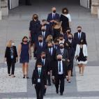 Los ministros del Gobierno a su llegada al Patio de la Armería del Palacio Real en Madrid este jueves donde se celebra la ceremonia civil en la que se rinde tributo a los casi 30.000 fallecidos a consecuencia de la COVID-19 en España.