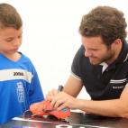 El futbolista Juan Mata, tras un acto en el Campus del Real Oviedo, el pasado día 13.