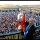 Enseñando la copa en Salamanca, el pasado día 12.