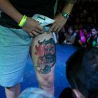 5c8ae2af240000f404a3db0c