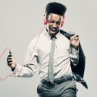 Uno de los peligros que hay que tener en cuenta es la “adicción” que algunas personas desarrollan con una música concreta. “Si escuchas una música que te gusta, seguro que tiendes a escucharla durante mucho tiempo. La música tiene una ...