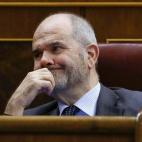 El Tribunal Supremo lo ha llamado a declarar en calidad de imputado "en la presente causa en relación con los actos realizados en el desempeño de sus funciones (*) con motivo de la concesión de ayudas sociolaborales y ayudas económicas direc...