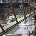 5c8b18d0240000f404a412db