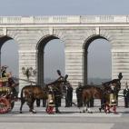 Paseo en carroza de los embajadores para entregar sus cartas credenciales a Felipe VI en el Palacio Real.