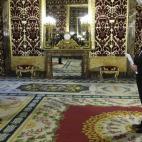 El rey y el embajador de Armenia, Avet Adonts.