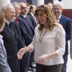 Nacida en Sevilla en 1974, es licenciada en Derecho por la Universidad Hispalense.