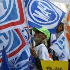 Seguidores de Meade con las banderas que apoyan la coalici&oacute;n de su partido PAN-PRD-Movimiento Ciudadano.