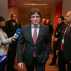 Puigdemont llega al centro de Convenciones de Bruselas para seguir los resultados de las elecciones catalanas.