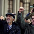 Seguidores de ERC tras conocer los resultados electorales en la estaci&oacute;n del Nord de Barcelona.