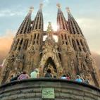 La impresionante obra de Gaudí, símbolo de Barcelona, es el monumento más visitado de España (según datos del año 2011) con 3,2 millones de visitantes anuales. La imponente catedral, a la que aún le quedan unos cuantos años de obra, bien...