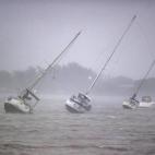 Las cifras preliminares de muertes por la destrucci&oacute;n ocasionada por el hurac&aacute;n Ian en Florida se elevan al menos a 15, seg&uacute;n varios medios de EE.UU. Las estimaciones de p&eacute;rdidas materiales aseguradas oscil...