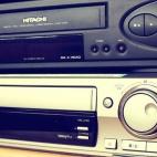 Los comercios están obligados a recoger un aparato electrónico desechado sin coste adicional para el cliente cuando este compra uno nuevo. Los usuarios también los pueden depositar en los puntos limpios desde donde viajarán hasta las plantas...