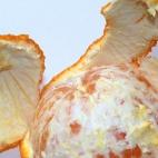 En el contenedor de basura general. También puedes hacer compost en tu propia casa. Además algunos Ayuntamientos ya están poniendo un contenedor específico para estos residuos.