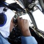 Subcomandante de la Brigada Aérea de Vietnam 918, en plena búsqueda del avión desaparecido.