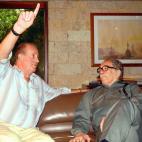 El rey Juan Carlos charla animadamente con Gabo el 18 de noviembre de 2004 en la residencia presidencial de Colombia durante una visita de Estado.