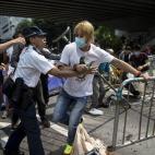 5c8b26a2230000dd04243db4