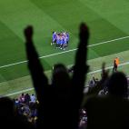 La afici&oacute;n, en pie con uno de los goles del Bar&ccedil;a