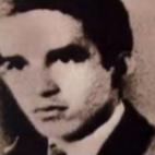 En la universidad estudió Derecho pero también publicó sus primeros relatos en la revista El Espectador, cuyo subdirector le otorgó el apelativo cariñoso de Gabo, un nombre que arrastraría toda su vida. Tras el Bogotazo, su universidad cer...