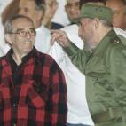 El escritor nunca se definió como un comunista, pero tenía grandes ideales sociales y siempre apoyó las iniciativas progresistas en América Latina. En cuanto triunfó la Revolución cubana viajó a La Habana y conoció a Castro. Con el líde...