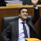 5c8aa733230000d504236f96