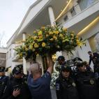 5c8b24aa360000ba1a6c943d