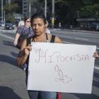 Márcia, enfermera"Hipocresía. Están pasando muchas cosas en Brasil. El aumento del precio de las judías, el asesinato de un animal protegido durante un evento de la antorcha olímpica en Brasil, la falta de medicinas en los hospitales públi...