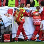 Christian Eriksen, jugador de Dinamarca, se desploma en pleno partido