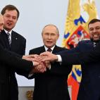 Putin junto a los l&iacute;deres de las cuatro regiones anexionadas.