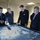 Se acabaron las mesas llenas de soldaditos de plomo o mapas. La británica Northrop Grumman ya vende a los militares su Touchtable, una mesa táctil para que el Estado Mayor sepa como va la batalla