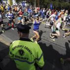 Los corredores inician la prueba