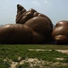 L'installation "Complex Pile" a été installée à Hong Kong en avril 2013.