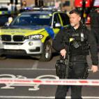 El puente de Londres permanece acordonado.