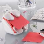 El gato tiene cara de simpático.