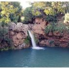 También en el Algarve, Tavira es un destino típico de los meses de verano. Sin duda, lo más destacado de este destino es Pego do Inferno, una maravilla natural de colores verdes y cascadas. Si tienes la oportunidad de visitar Tavira, no dudes...